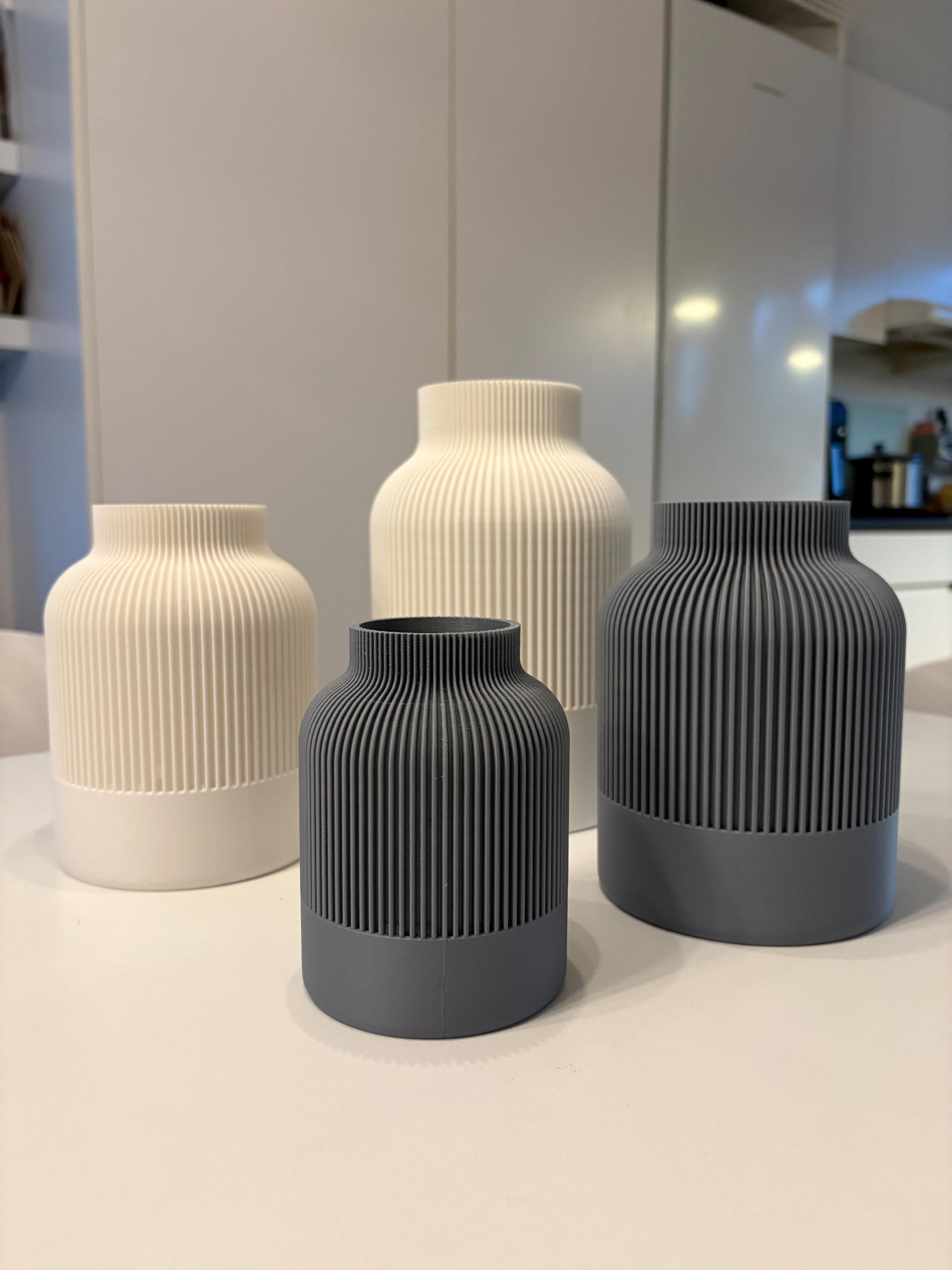Japandi Ribbed Vase – Modern Scandinavian Home Decor – Textured Minimalist Vase
