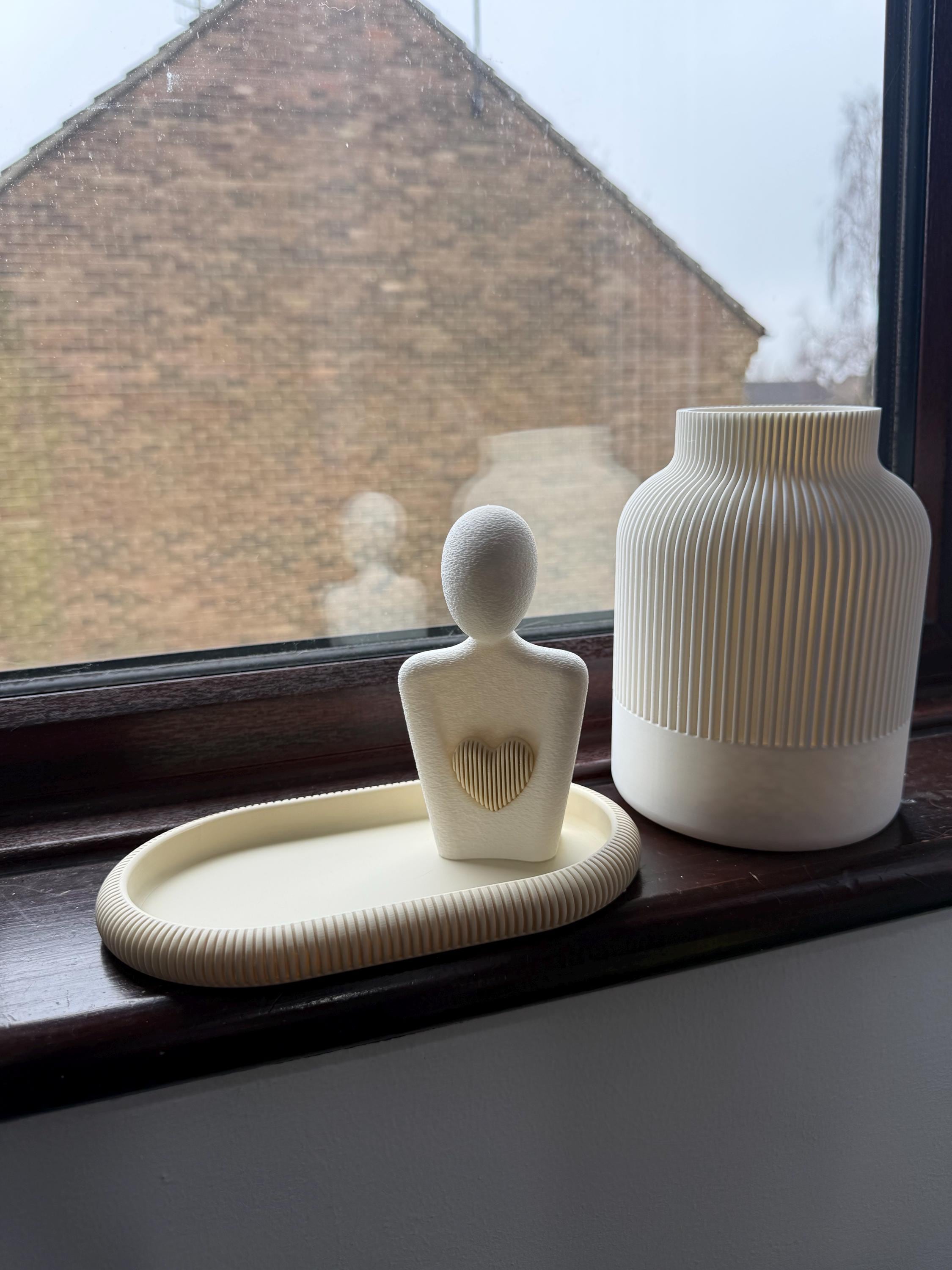 Modern Mother's Day Statue | Minimalist Heart Sculpture | Home Decor | Gift for Mum