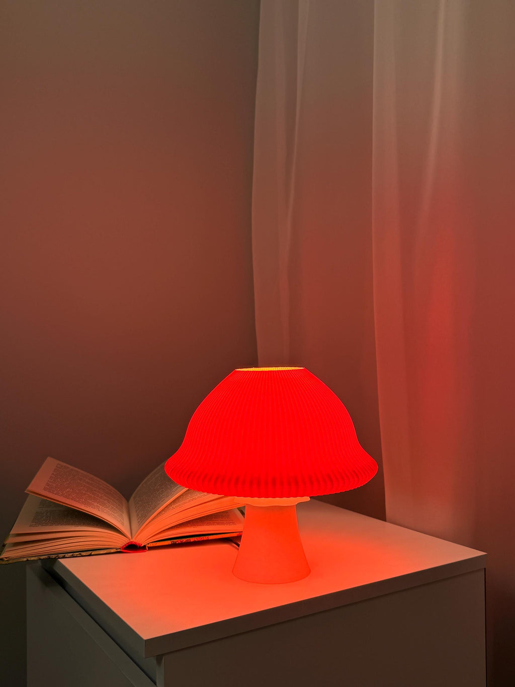 Red Bedside Lamp – Ribbed Modern Table Light | 3D Printed Accent Lamp