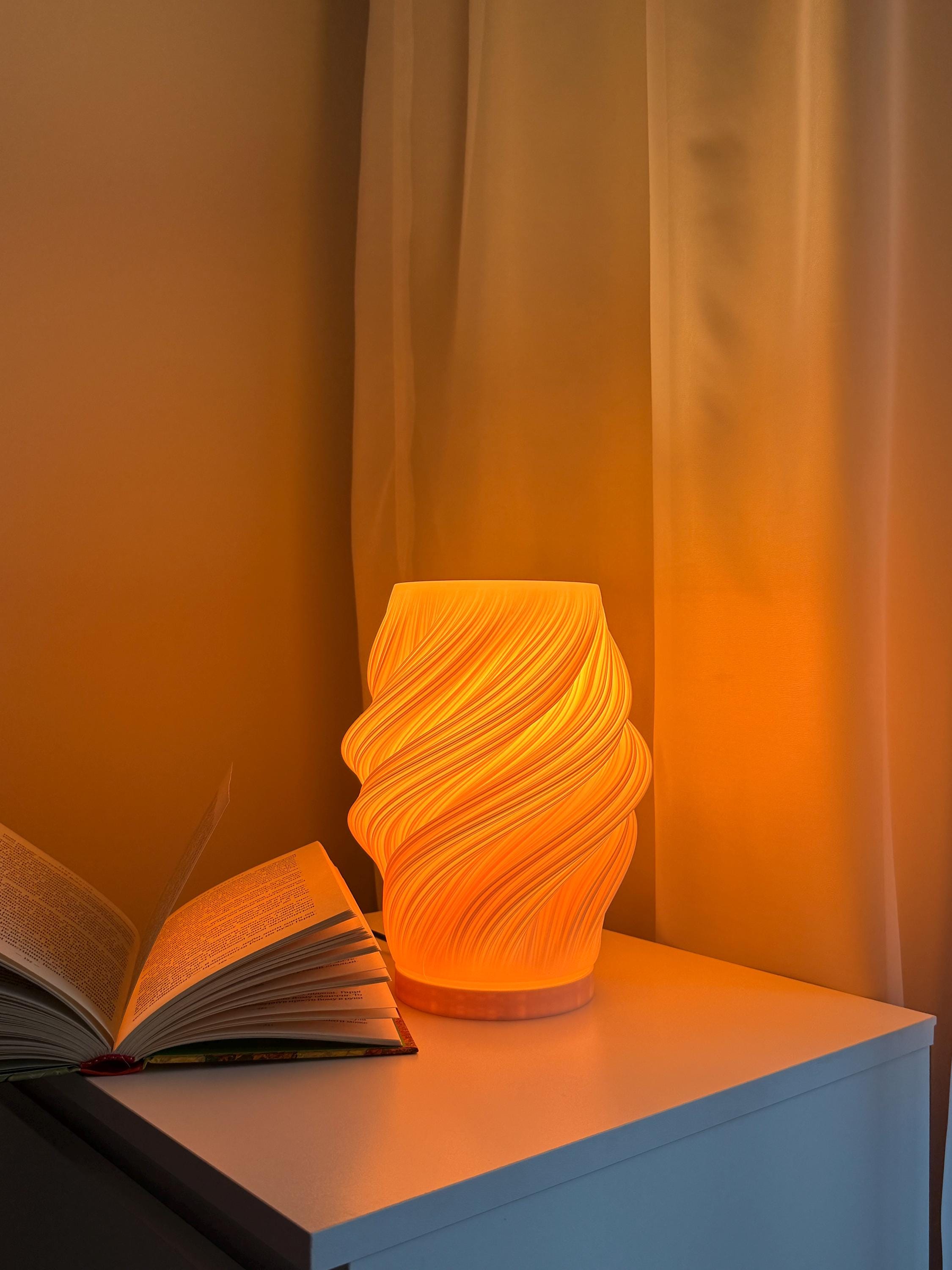 Table Lamp – 3D Printed Sculptural Modern Bedside Light