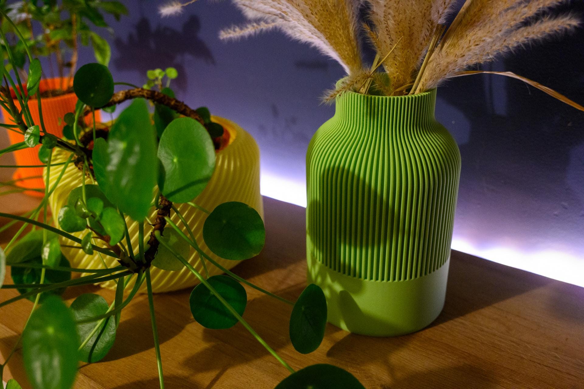 Japandi Ribbed Vase – Modern Scandinavian Home Decor – Textured Minimalist Vase