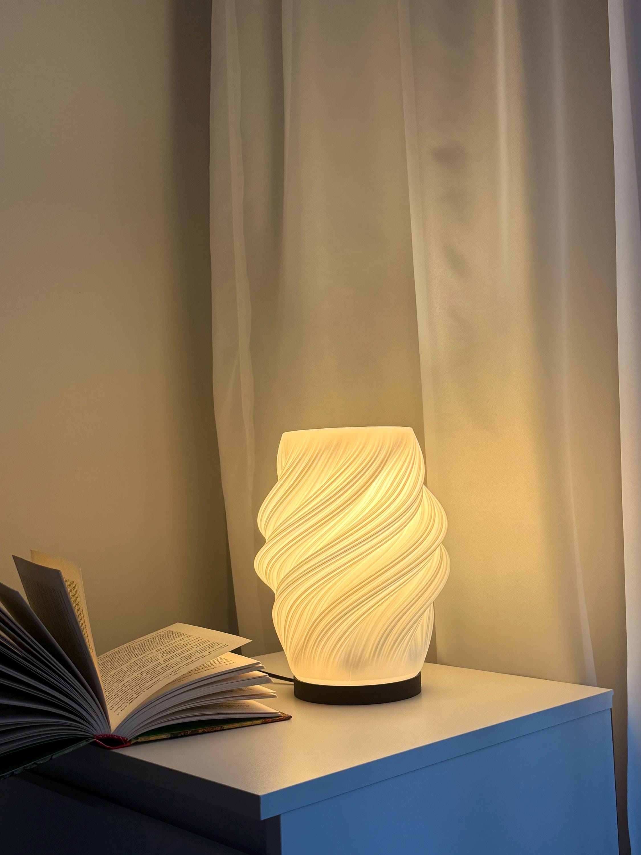 Table Lamp – 3D Printed Sculptural Modern Bedside Light