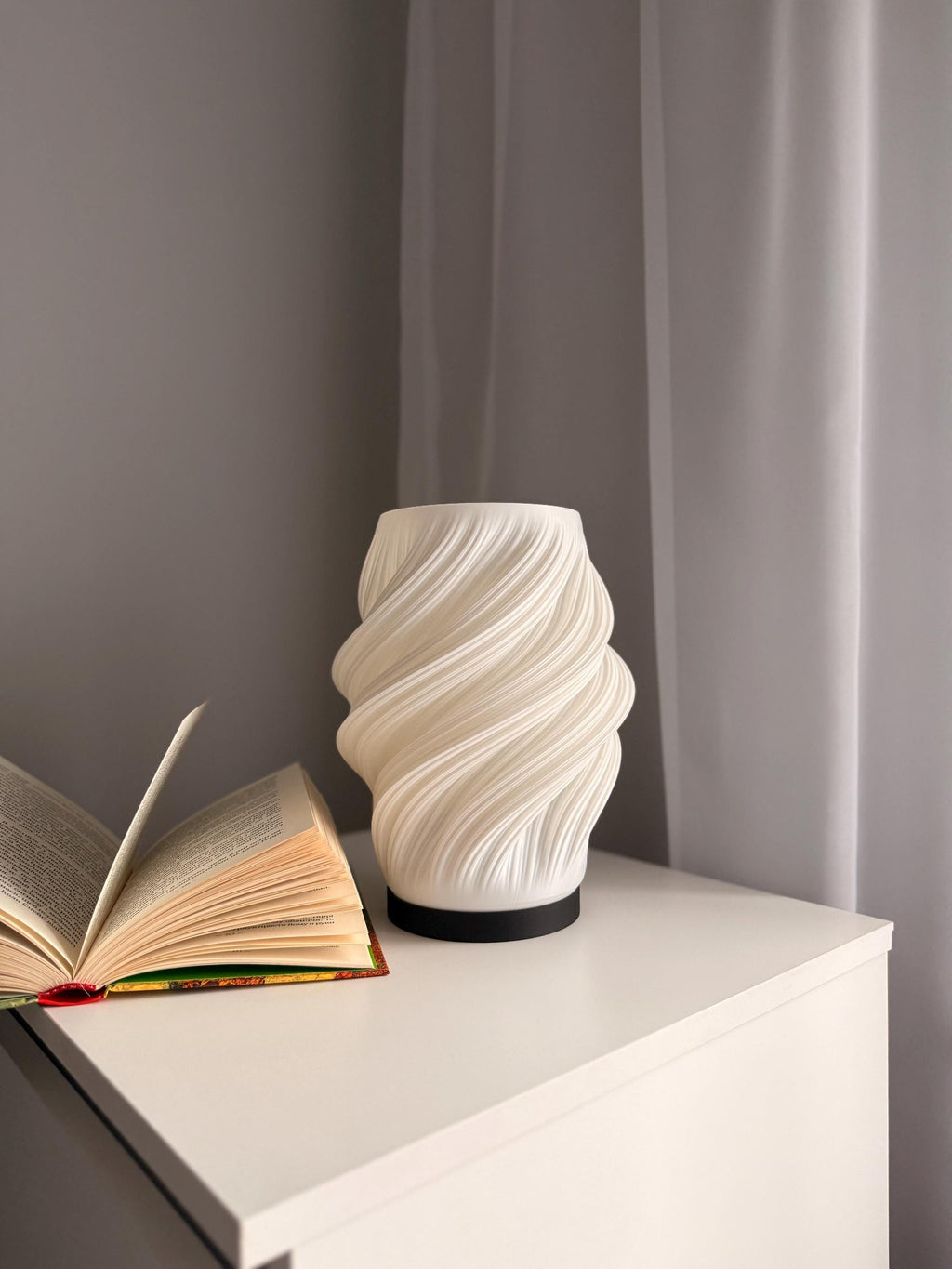 Table Lamp – 3D Printed Sculptural Modern Bedside Light