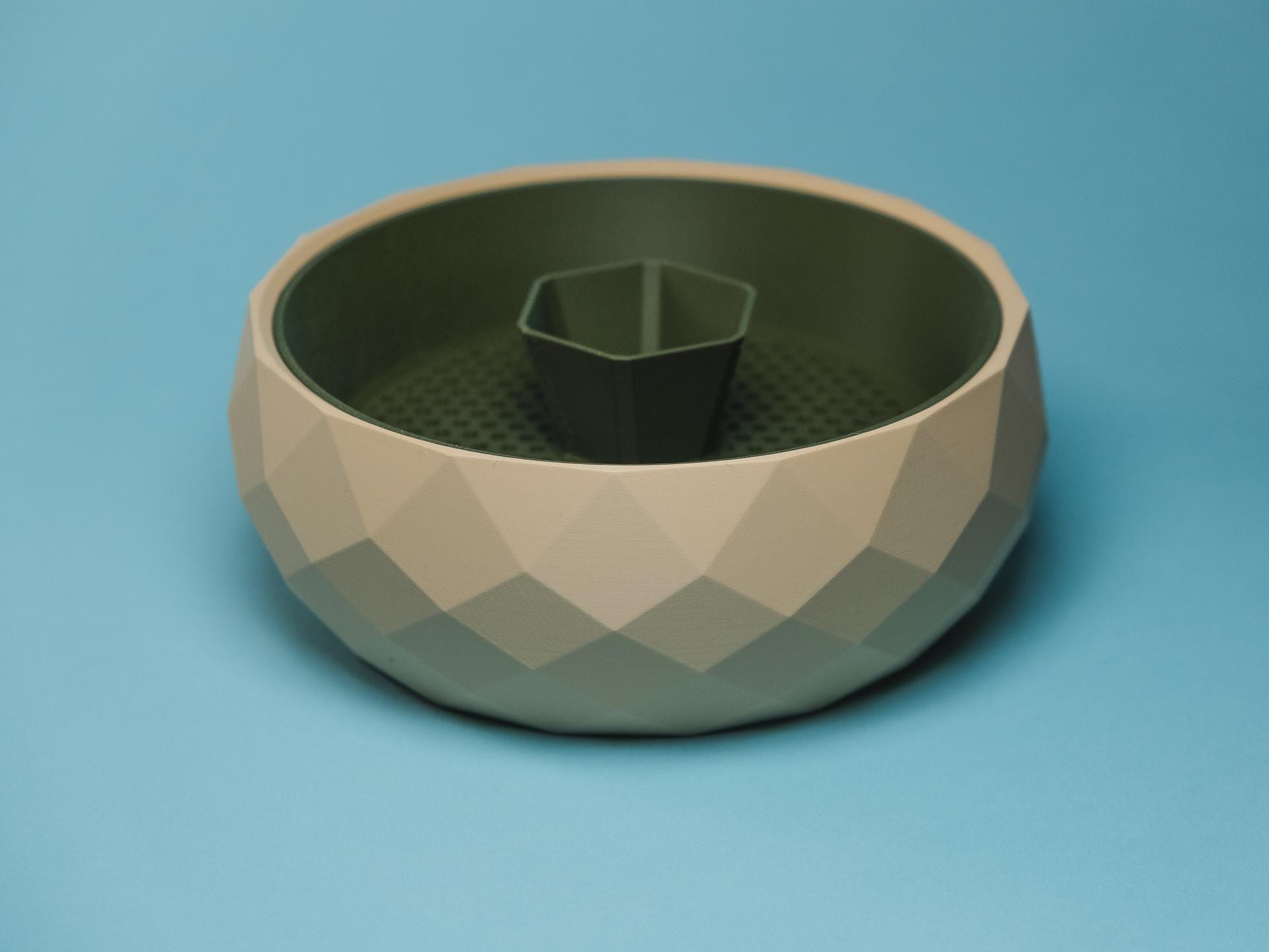 Pistachio Bowl with Shell Holder, Geometric Snack Organizer, 3D Printed, Home Decor